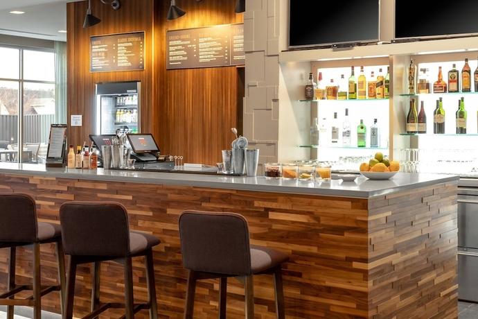 Imagen del bar/restaurante del Hotel Courtyard By Marriott Jonesboro. Foto 8