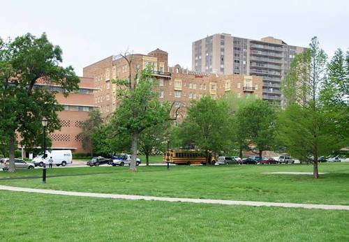 Imagen general del Hotel Courtyard By Marriott Kansas City Country Club Plaza. Foto 2
