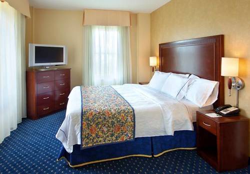 Imagen de la habitación del Hotel Courtyard By Marriott Kansas City Country Club Plaza. Foto 5