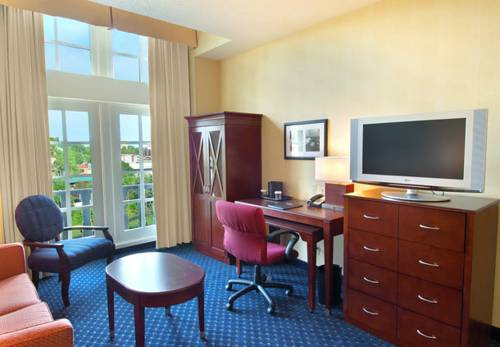 Imagen de la habitación del Hotel Courtyard By Marriott Kansas City Country Club Plaza. Foto 6