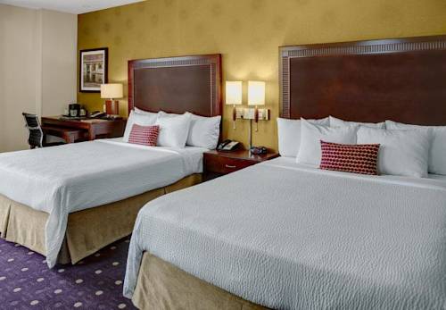 Imagen de la habitación del Hotel Courtyard By Marriott Kansas City Country Club Plaza. Foto 7