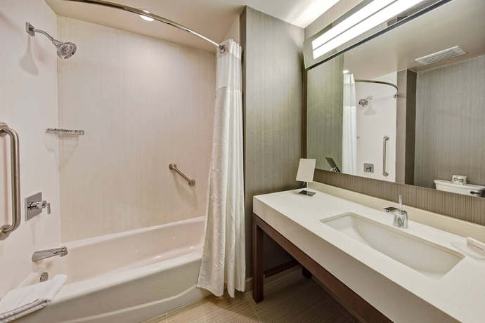 Imagen de la habitación del Hotel Courtyard By Marriott Kansas City Downtown/convention Center. Foto 14