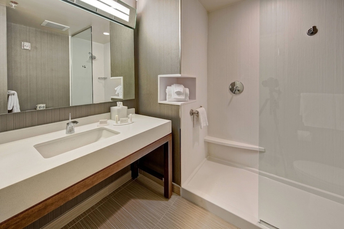 Imagen de la habitación del Hotel Courtyard By Marriott Kansas City Downtown/convention Center. Foto 17