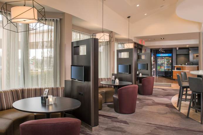 Imagen del bar/restaurante del Hotel Courtyard By Marriott Kansas City Olathe. Foto 4