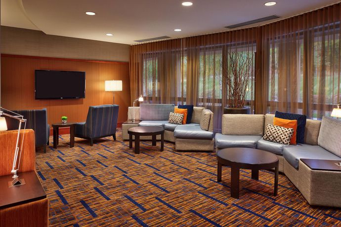 Imagen de los interiores del Hotel Courtyard By Marriott Kansas City Shawnee. Foto 8