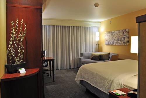 Imagen de la habitación del Hotel Courtyard By Marriott Kingston. Foto 4