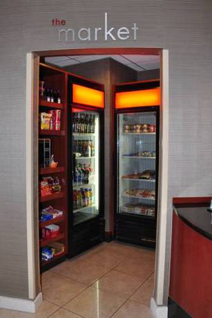 Imagen de los interiores del Hotel Courtyard By Marriott Kingston. Foto 8