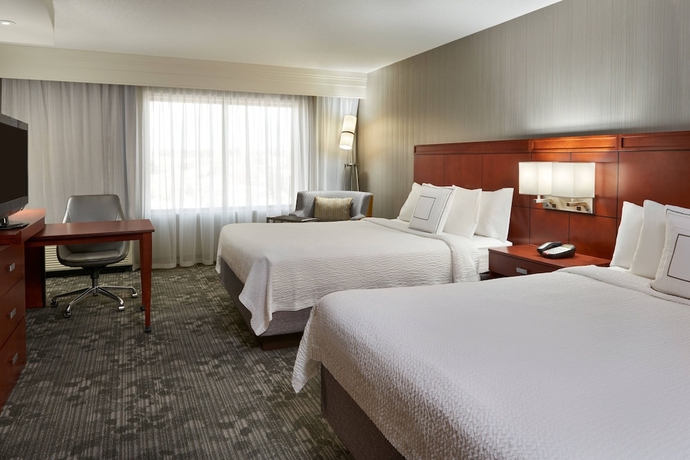 Imagen de la habitación del Hotel Courtyard By Marriott Kingston Highway 401/division Street. Foto 4