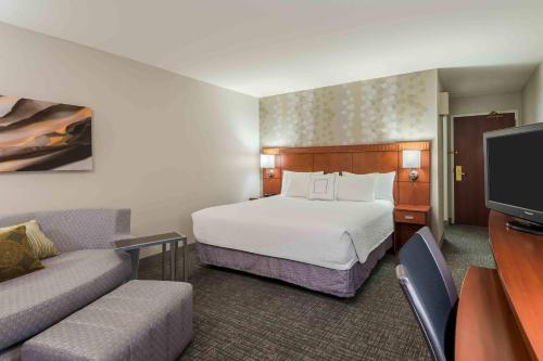 Imagen de la habitación del Hotel Courtyard By Marriott Knoxville Cedar Bluff. Foto 13