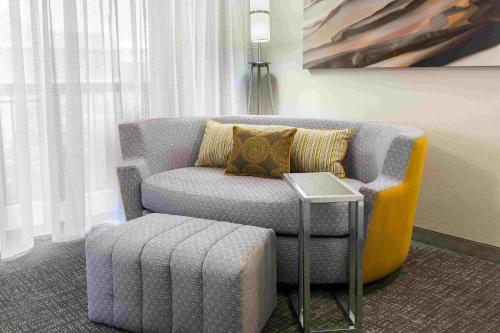 Imagen de la habitación del Hotel Courtyard By Marriott Knoxville Cedar Bluff. Foto 15