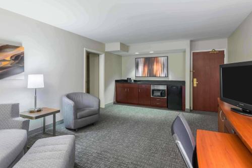 Imagen de la habitación del Hotel Courtyard By Marriott Knoxville Cedar Bluff. Foto 20
