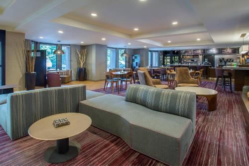 Imagen general del Hotel Courtyard By Marriott Knoxville Cedar Bluff. Foto 9