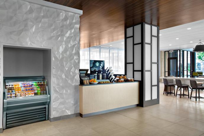 Imagen de los interiores del Hotel Courtyard By Marriott Knoxville Downtown. Foto 19