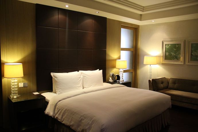 Imagen de la habitación del Hotel Courtyard By Marriott Kunshan. Foto 12