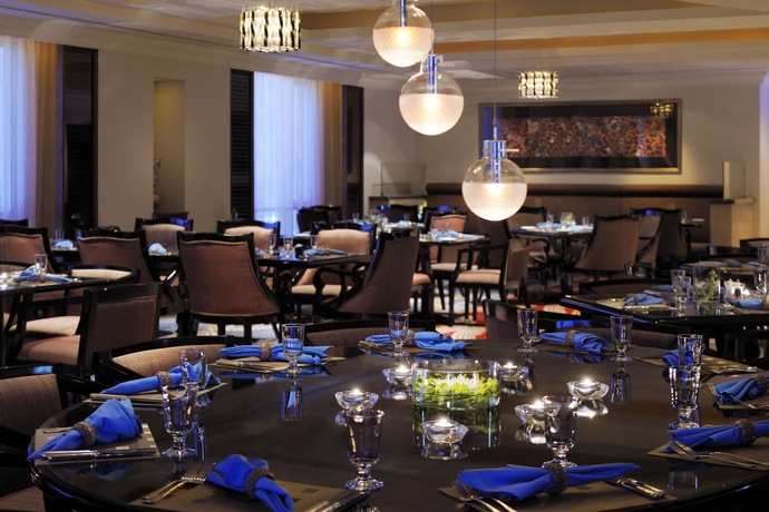 Imagen del bar/restaurante del Hotel Courtyard By Marriott Kuwait City. Foto 2