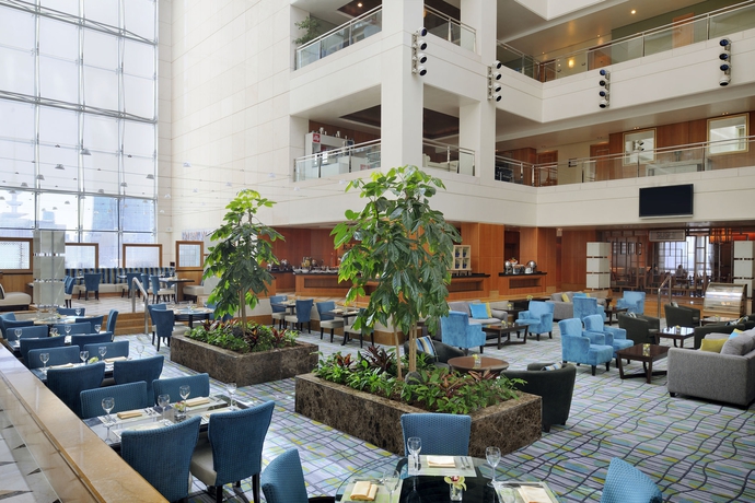 Imagen de los interiores del Hotel Courtyard By Marriott Kuwait City. Foto 10