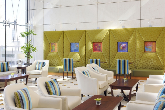 Imagen de los interiores del Hotel Courtyard By Marriott Kuwait City. Foto 12