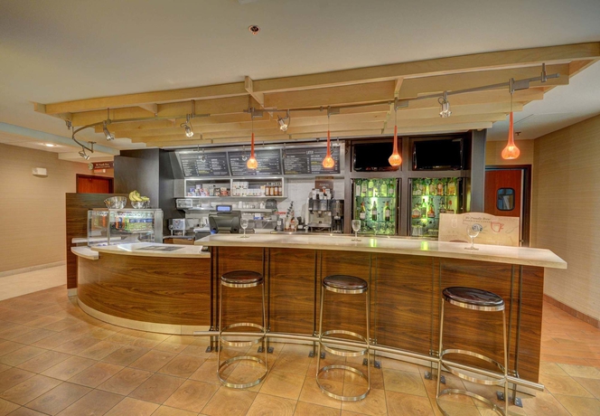 Imagen de los interiores del Hotel Courtyard By Marriott Lafayette Airport. Foto 9