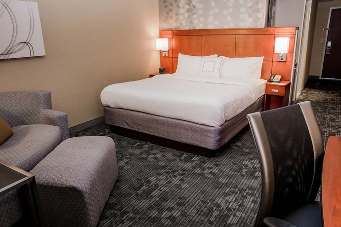 Imagen de la habitación del Hotel Courtyard By Marriott Lafayette. Foto 2