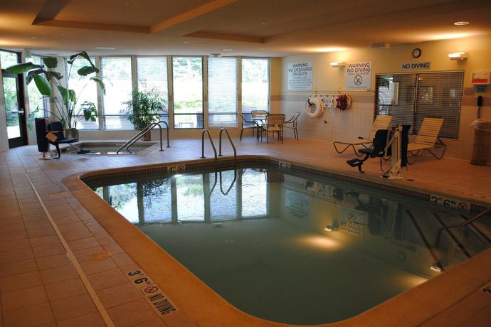 Imagen de la piscina del Hotel Courtyard By Marriott Lafayette. Foto 11