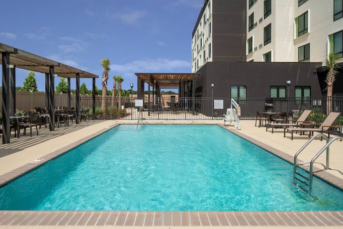 Imagen de la piscina del Hotel Courtyard By Marriott Lafayette South. Foto 17