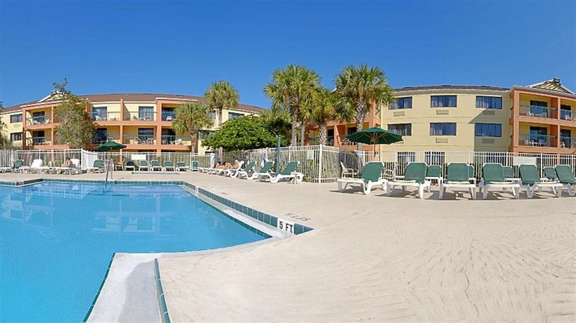 Imagen de la piscina del Hotel Courtyard By Marriott Lake Buena Vista At Vista Centre. Foto 7