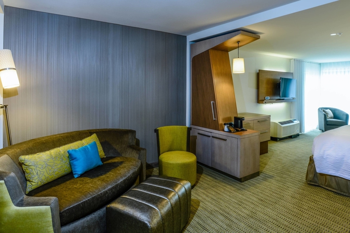 Imagen de la habitación del Hotel Courtyard By Marriott Lake Charles. Foto 4