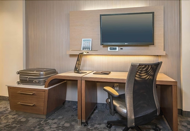 Imagen de la habitación del Hotel Courtyard By Marriott Lake Charles. Foto 13