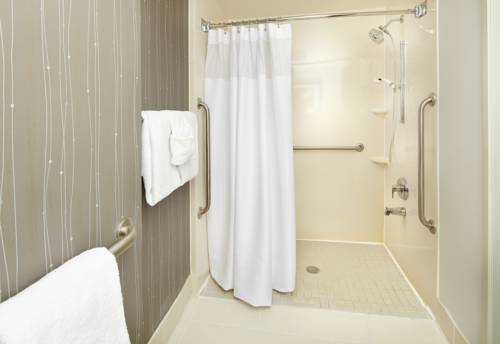 Imagen de la habitación del Hotel Courtyard By Marriott Lansing. Foto 6