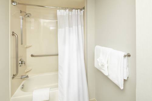 Imagen de la habitación del Hotel Courtyard By Marriott Lansing. Foto 7