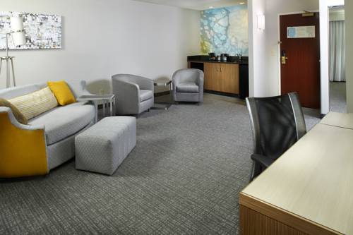 Imagen de la habitación del Hotel Courtyard By Marriott Lansing. Foto 8