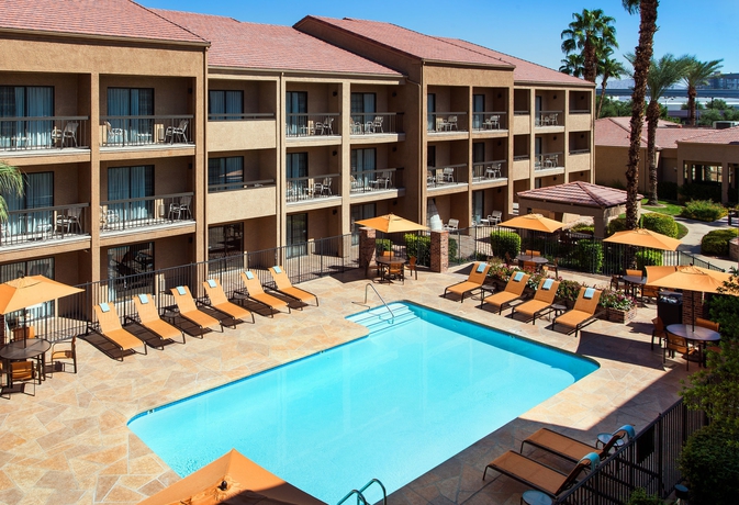 Imagen de la piscina del Hotel Courtyard By Marriott Las Vegas Convention Center. Foto 16