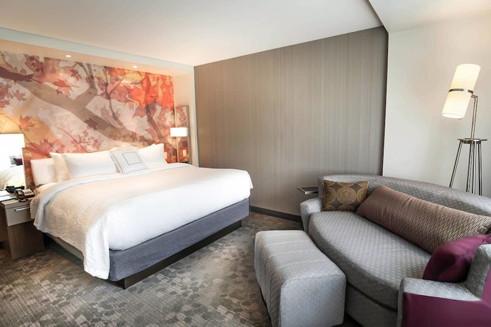 Imagen de la habitación del Hotel Courtyard By Marriott Lenox Berkshires. Foto 6