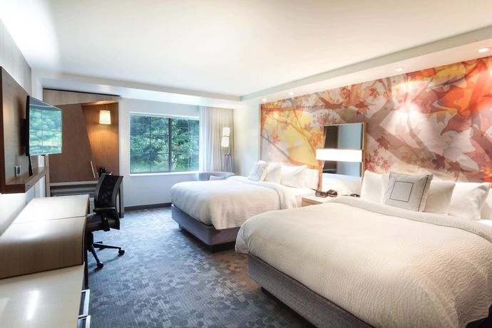 Imagen de la habitación del Hotel Courtyard By Marriott Lenox Berkshires. Foto 9