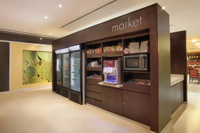 Imagen del bar/restaurante del Hotel Courtyard By Marriott Leon At The Poliforum. Foto 2