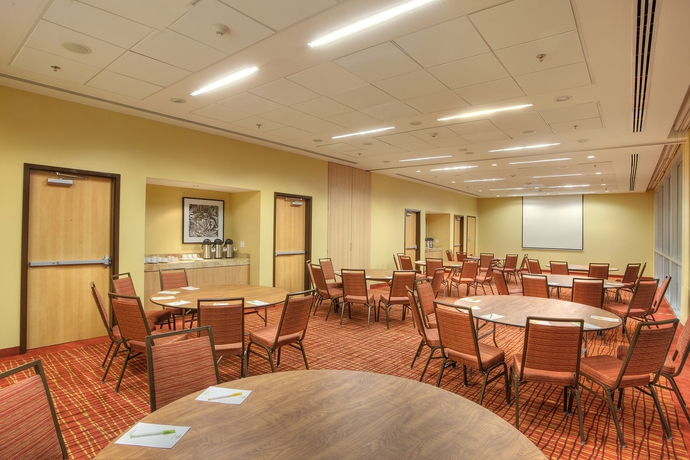 Imagen de los interiores del Hotel Courtyard By Marriott Leon At The Poliforum. Foto 11