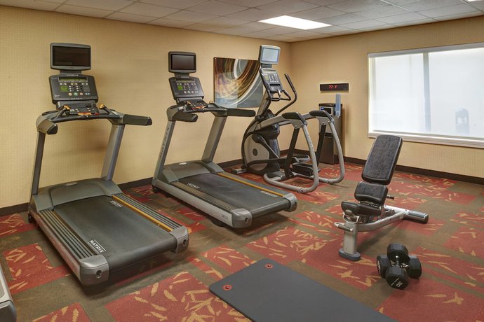 Imagen de los interiores del Hotel Courtyard By Marriott Lexington North. Foto 16