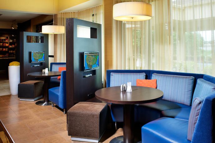 Imagen de los interiores del Hotel Courtyard By Marriott Lexington North. Foto 18