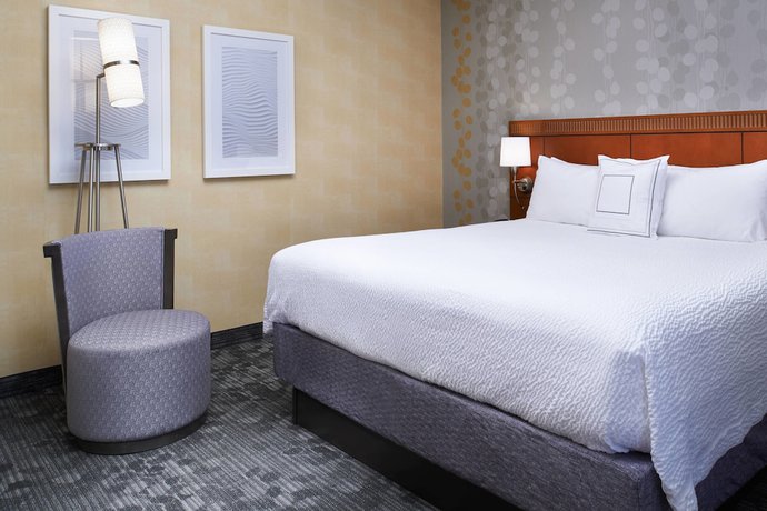 Imagen de la habitación del Hotel Courtyard By Marriott Lexington North. Foto 11