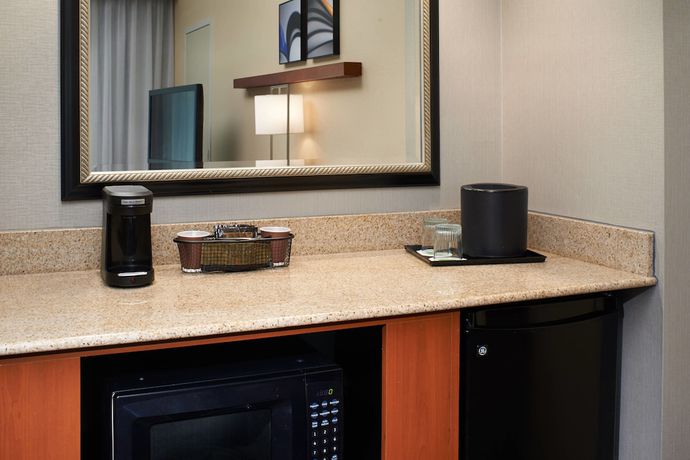 Imagen de la habitación del Hotel Courtyard By Marriott Lexington North. Foto 12