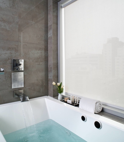 Imagen de la habitación del Hotel Courtyard By Marriott Lima Miraflores. Foto 2