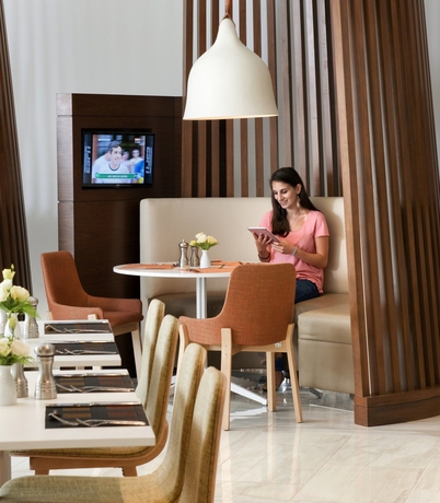 Imagen de los interiores del Hotel Courtyard By Marriott Lima Miraflores. Foto 10