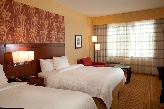 Imagen de la habitación del Hotel Courtyard By Marriott Lincoln Downtown. Foto 8