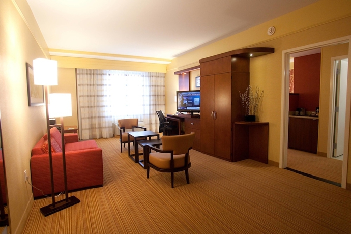 Imagen de la habitación del Hotel Courtyard By Marriott Lincoln Downtown. Foto 11