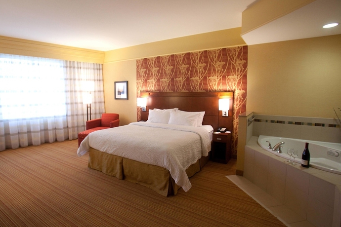 Imagen de la habitación del Hotel Courtyard By Marriott Lincoln Downtown. Foto 12