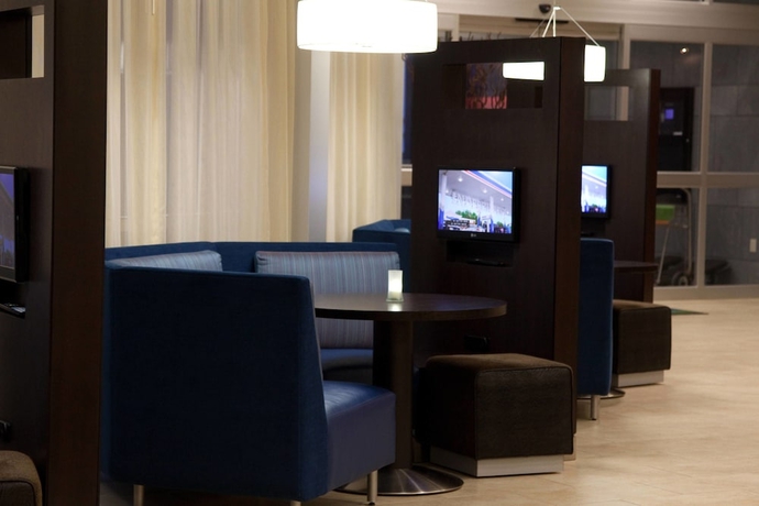 Imagen de los interiores del Hotel Courtyard By Marriott Lincoln Downtown. Foto 16