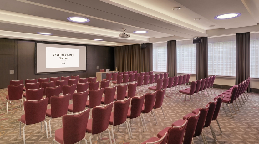 Imagen de los interiores del Hotel Courtyard By Marriott Linz. Foto 10