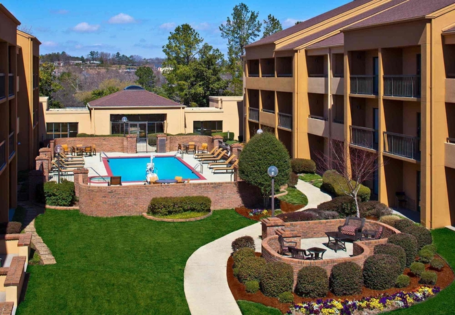 Imagen de la piscina del Hotel Courtyard By Marriott Little Rock West. Foto 5