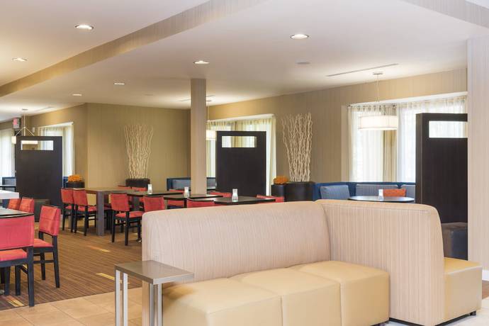 Imagen de los interiores del Hotel Courtyard By Marriott Livermore. Foto 13