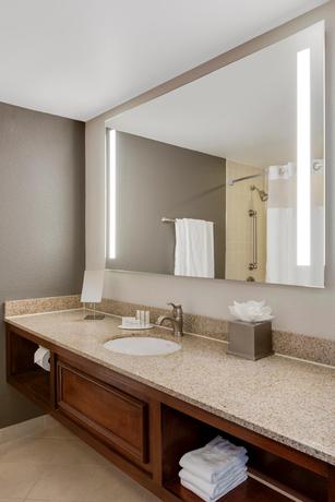 Imagen de la habitación del Hotel Courtyard By Marriott - Logan Airport. Foto 14